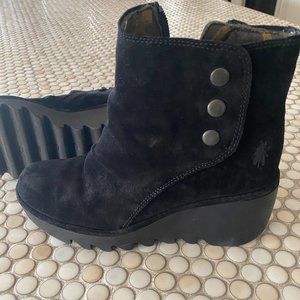 Fly London suede boot size 7